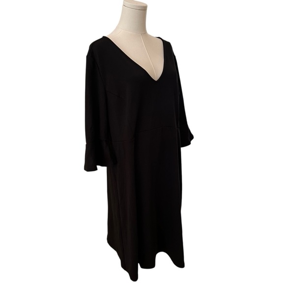 Women's 2X Solid Black Staple Minimalist Curvy Stretch Midi Bell Sleeve Dress - Picture 5 of 8